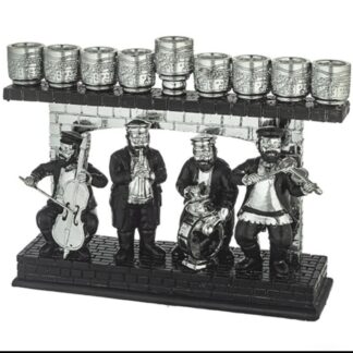 חנוכייה מהודרת מפוליריזן כסף שחור עם חסידים מנגנים